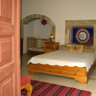 sior nikolotos bedroom